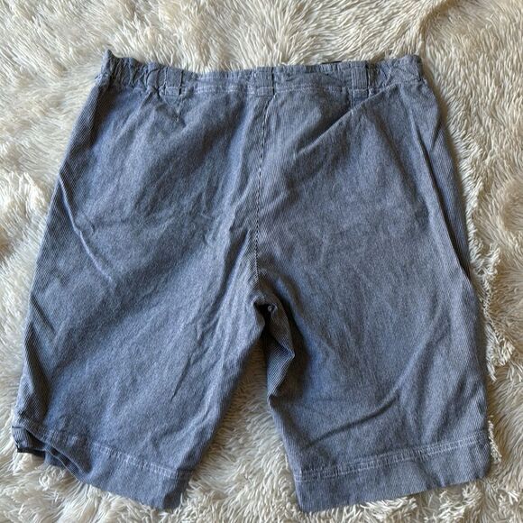Sag Harbor Stretch Blue & White Bermuda Shorts Size 18 - Picture 3 of 4